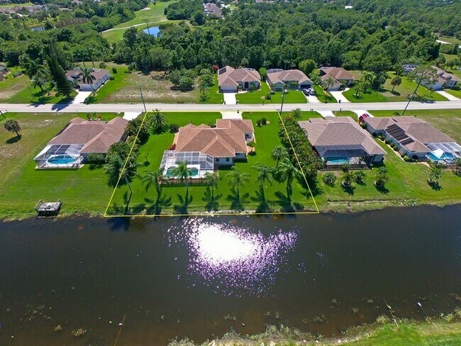 Photo - 811 Rotonda Cir