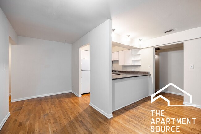 Photo - 1225 N La Salle Dr