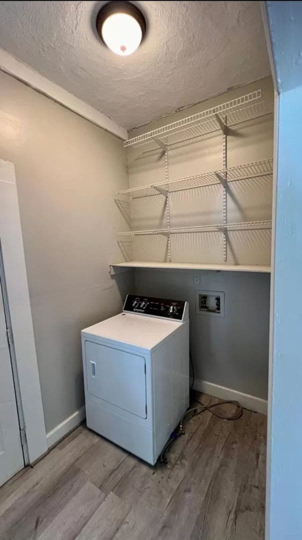 Photo - Charming home with modern updates!