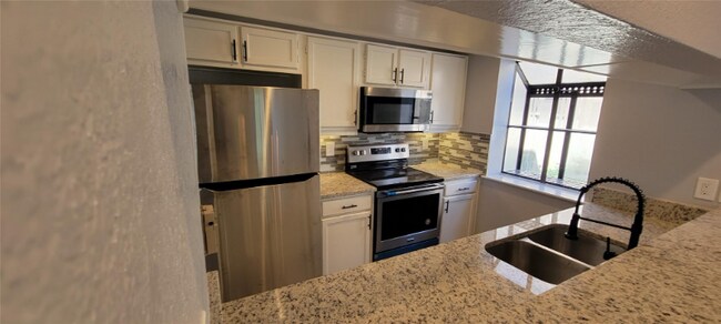 Photo - 1722 Crestpoint Dr