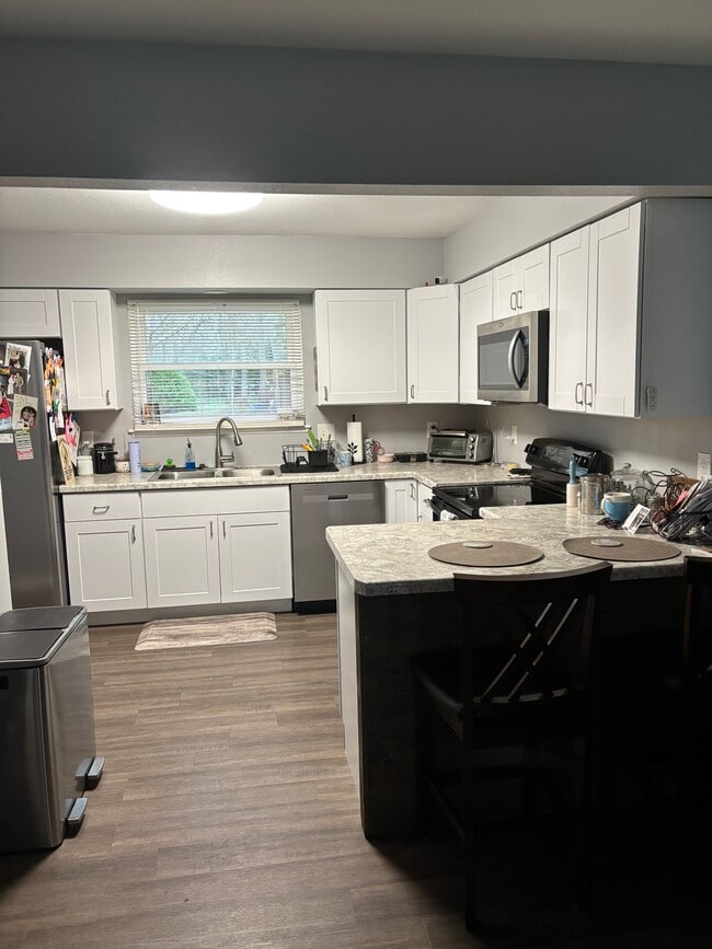 Photo - 806 E Sylvan Ave