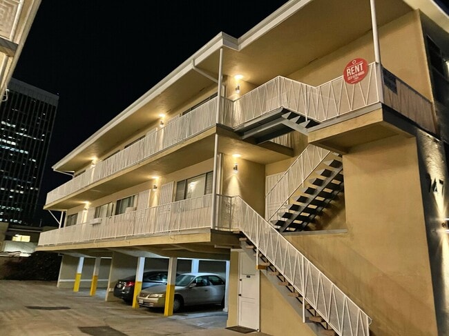 Building Photo - 747 S Curson Ave Rental