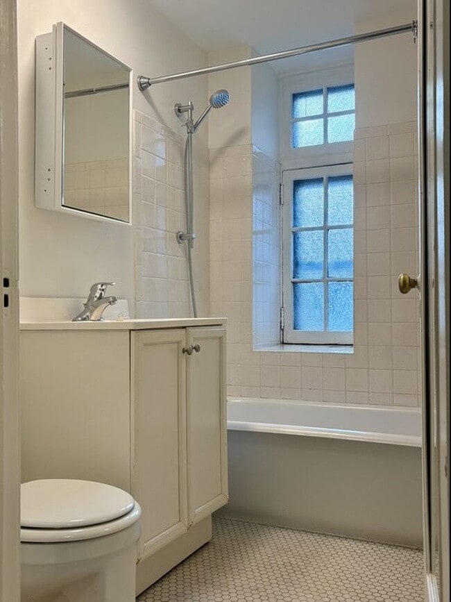 Photo - 5421 S Cornell Ave