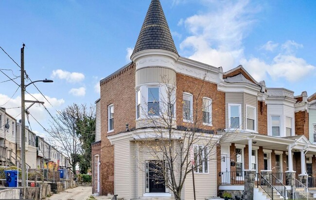 Photo - 2045 E 31st St