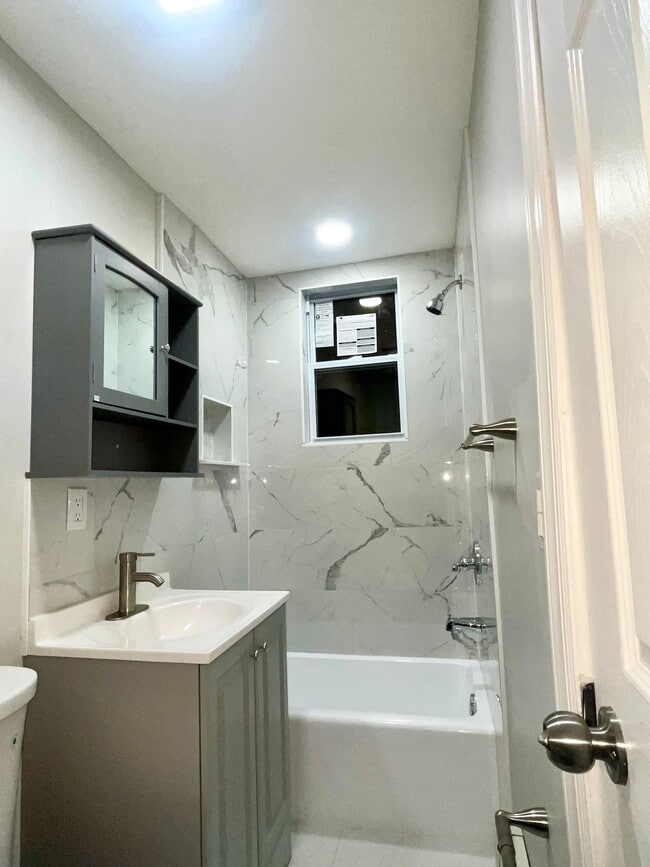 Photo - 364 River Dr Unidad 1