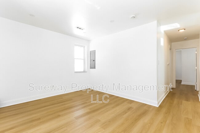 Photo - 300 Monroe Ave Unit B