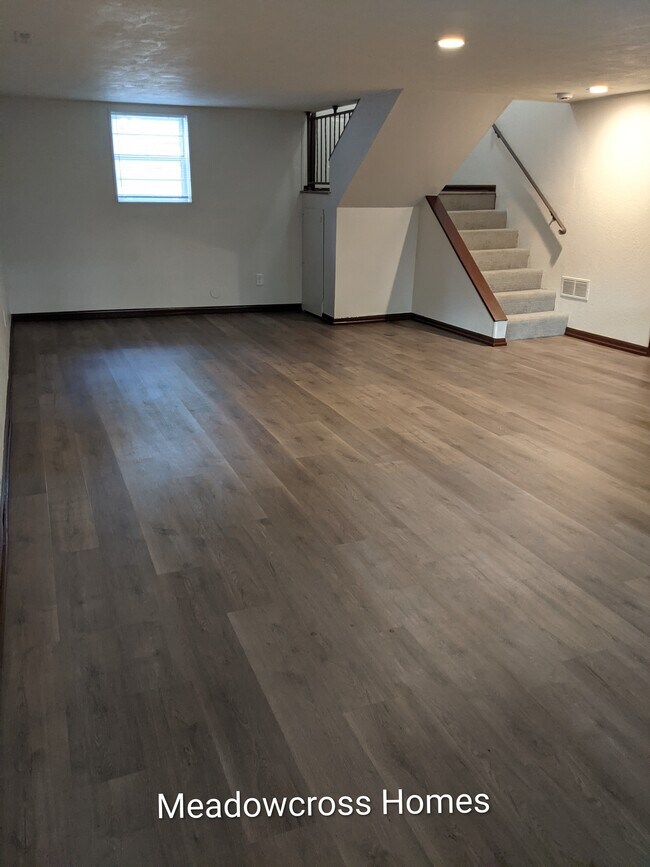 Photo - 2906 N River Ter