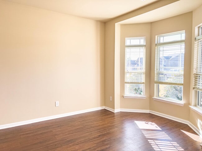 Photo - 4861 Coal Creek Dr