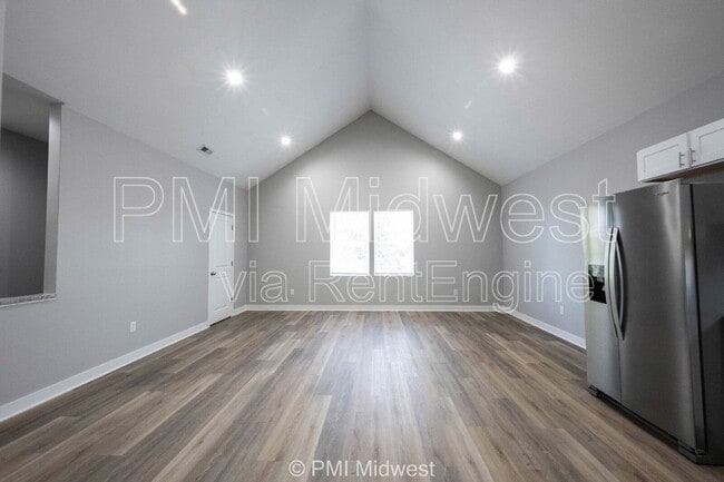 Photo - 224 W 28th St