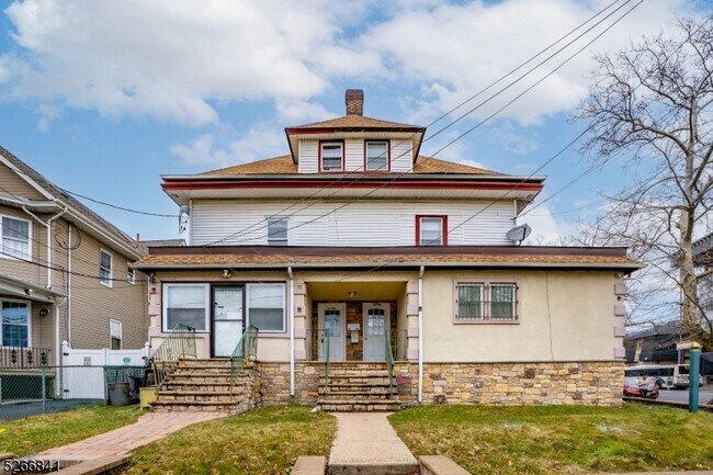 Photo - 1241 Clinton Pl House