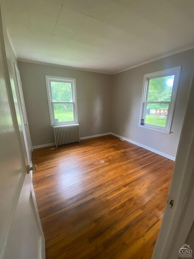 211 Mansion St Apartment Coxsackie, NY