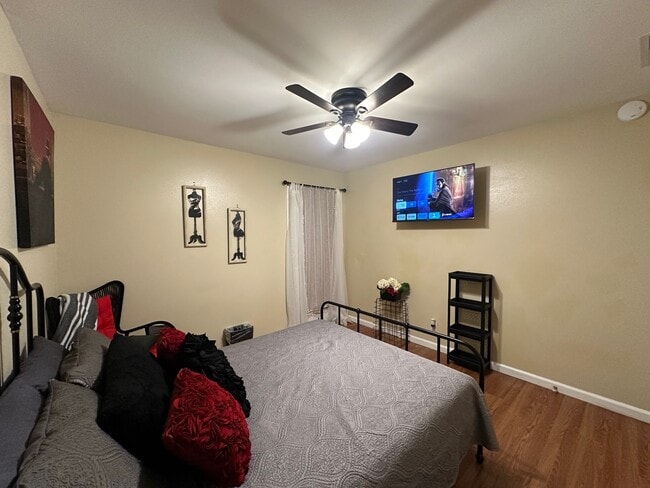 SECOND BEDROOM QUEEN BED - 8702 Village Dr Unit #1207