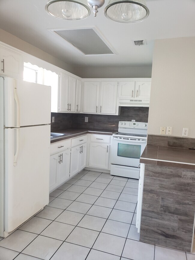 Photo - 1105 Lexington Cir Unidad A