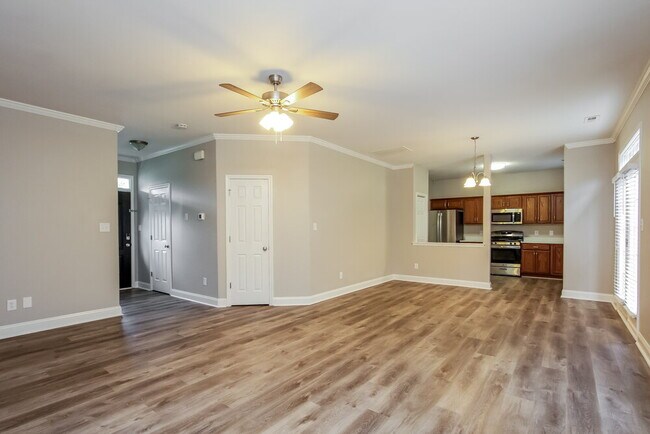 Photo - 1525 Bucklebury Ct