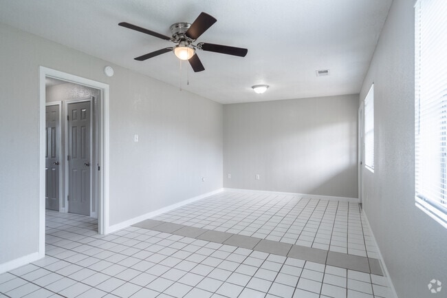 1BR, 1BA - 825SF