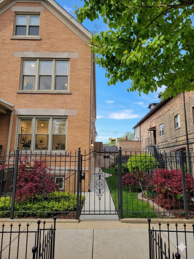 Photo - 3648 W George St