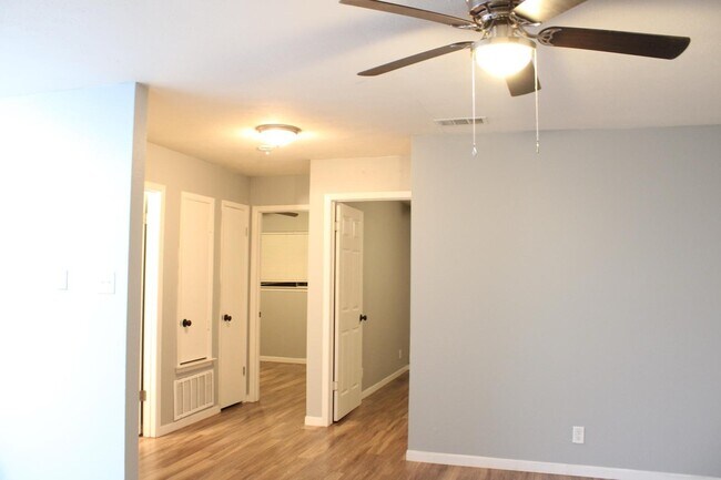 Photo - 2912-2914-2914 Bernice Dr Unit 2912 Bernice Dr