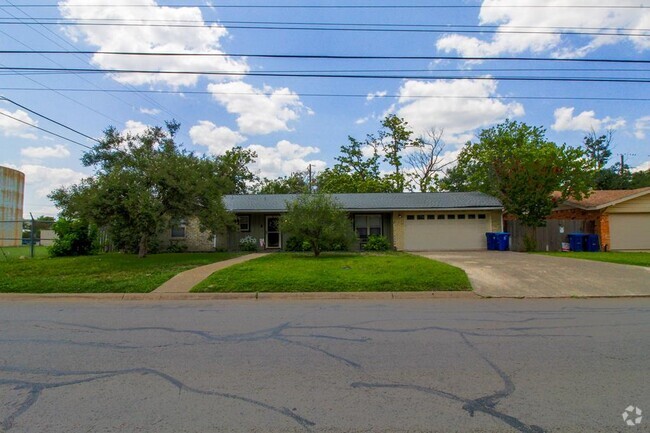 Building Photo - 1425 Lois St Rental