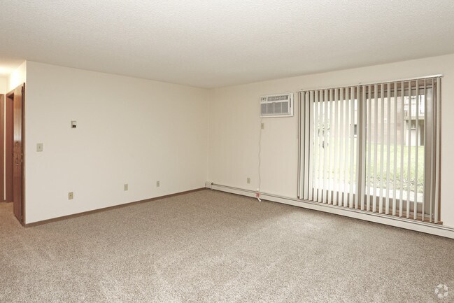 Large Living Area - Oakshire Apartments