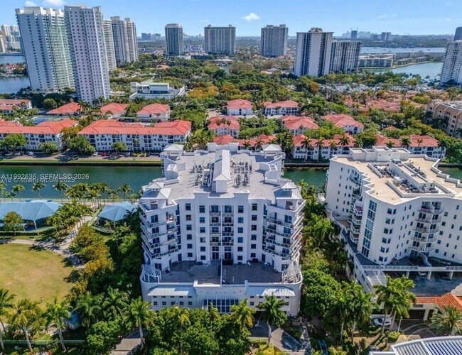 3030 NE 188th St Unit 602