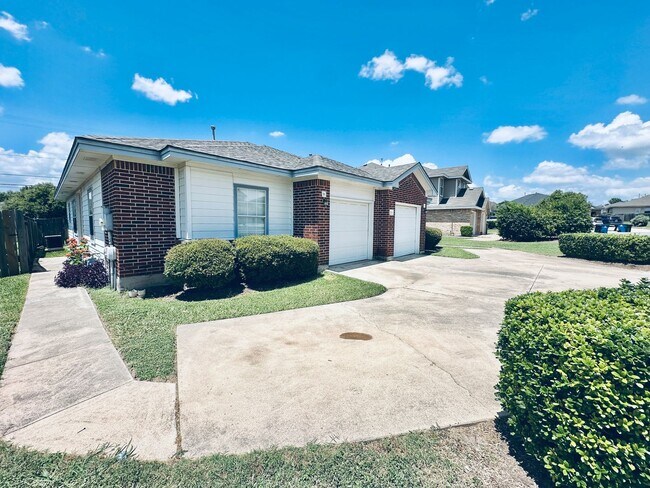 2873 Southampton Way Unit B