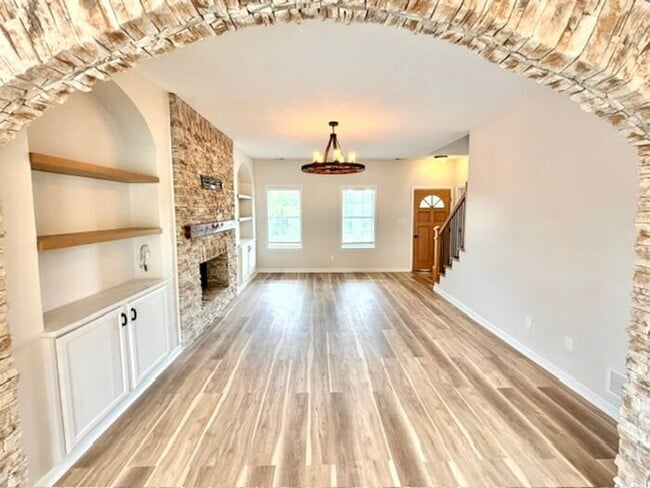 Beautiful custom home in the Lake Cormorant/Hernado area, now available!