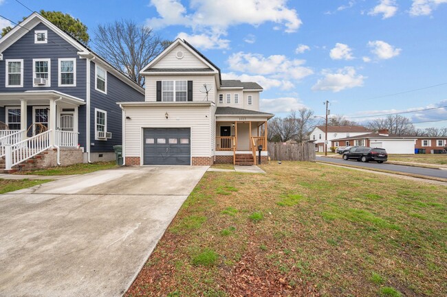 Spacious 4-Bed, 3.5-Bath Norfolk Home with... - Spacious 4-Bed, 3.5-Bath Norfolk Home with...