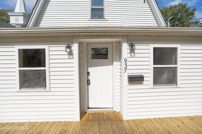 Photo - 937 Pleasant View St
