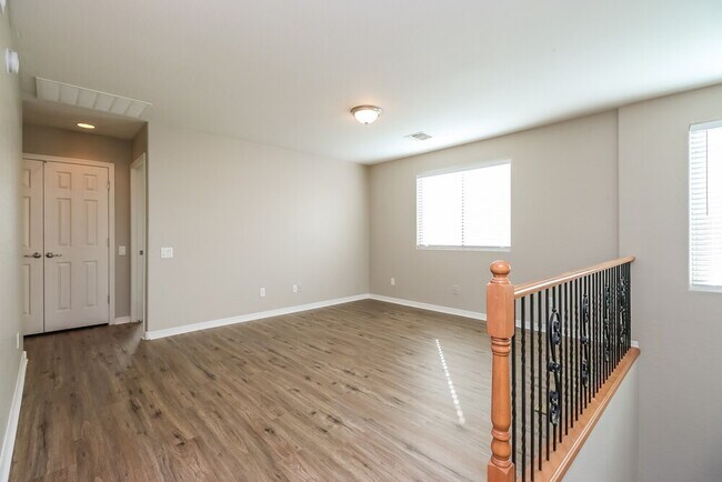 Photo - 11043 E Silver Springs Ave