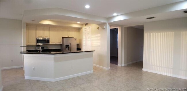 Photo - 8207 NW 128th Ln Unit 18-b