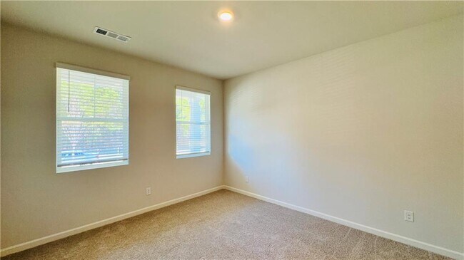 Photo - 304 Belmont Dr