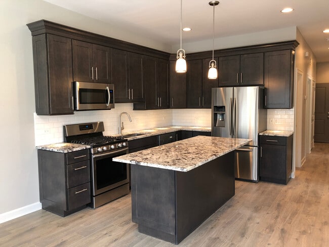 Photo - 355 Burkhardt Ct Unidad S Rental