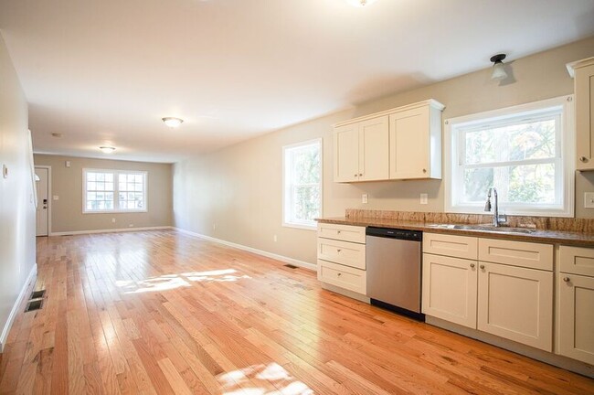 Photo - 20 Healey St