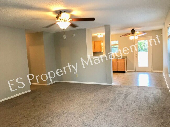 Photo - Beautiful 3 Bedroom 2 Bathroom Ranch Style Home in Lawrence!
