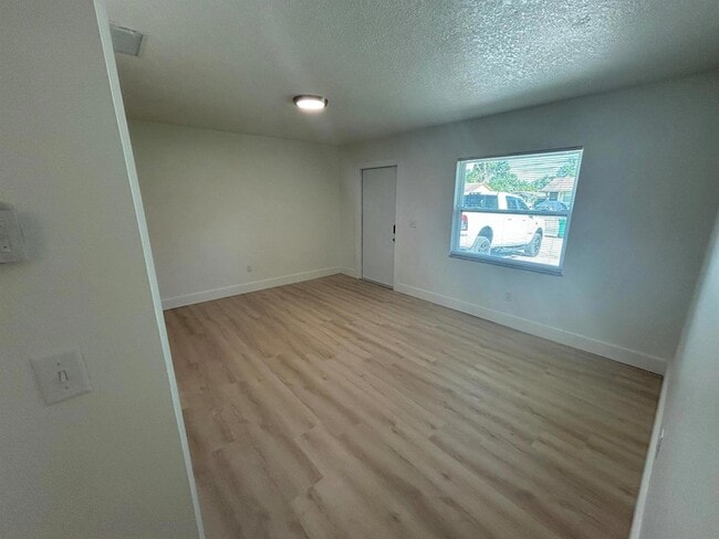 Photo - 2147 Sibley Ave