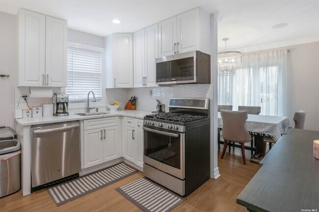 Photo - 130 Roxbury Rd S