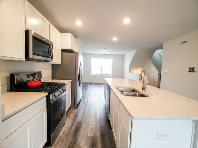 Photo - 8688 Larkspur Ln