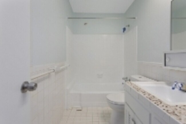 Photo - 434 W 89th St