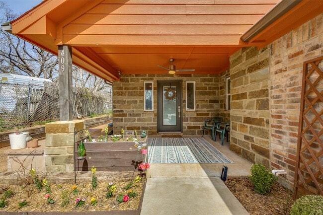 Photo - 409 W Johnson St