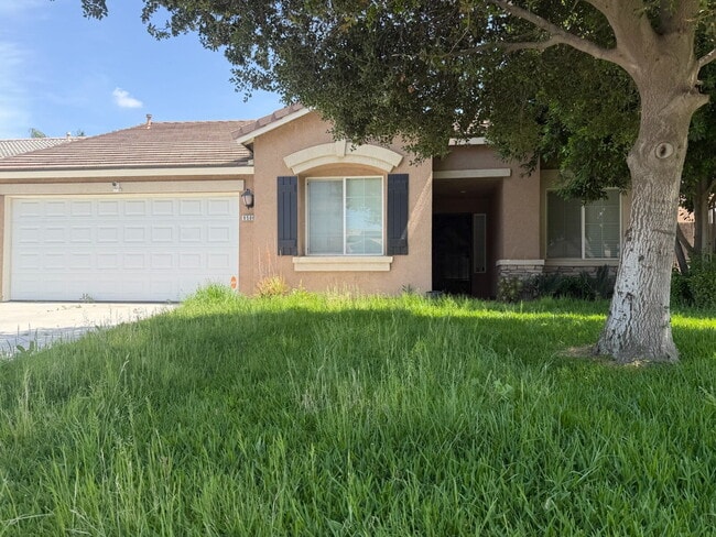 Building Photo - Charming Single-Story Home with Spacious Layout & Modern Comforts