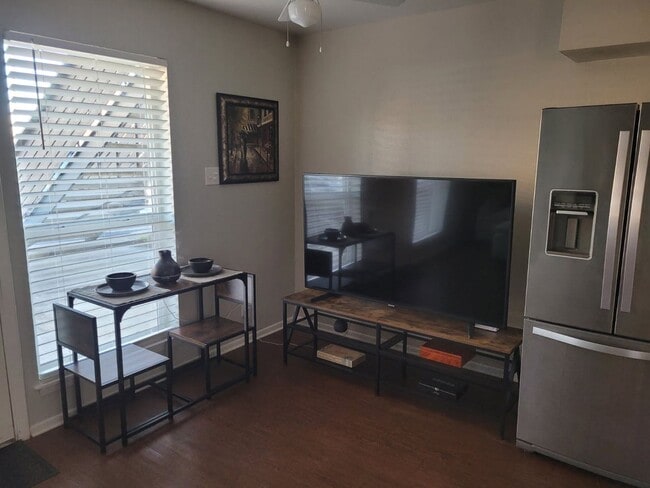 Photo - Downtown Grapevine-EXCELLENT LOCATION Unidad 308/206