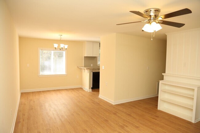 Photo - 608 Rockcreek Rd Unidad Apt #A