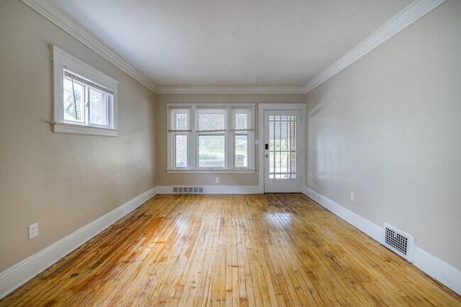 Photo - 12401 Parkhill Ave Unit Up