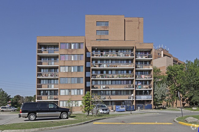 Photo - 2445 The Collegeway