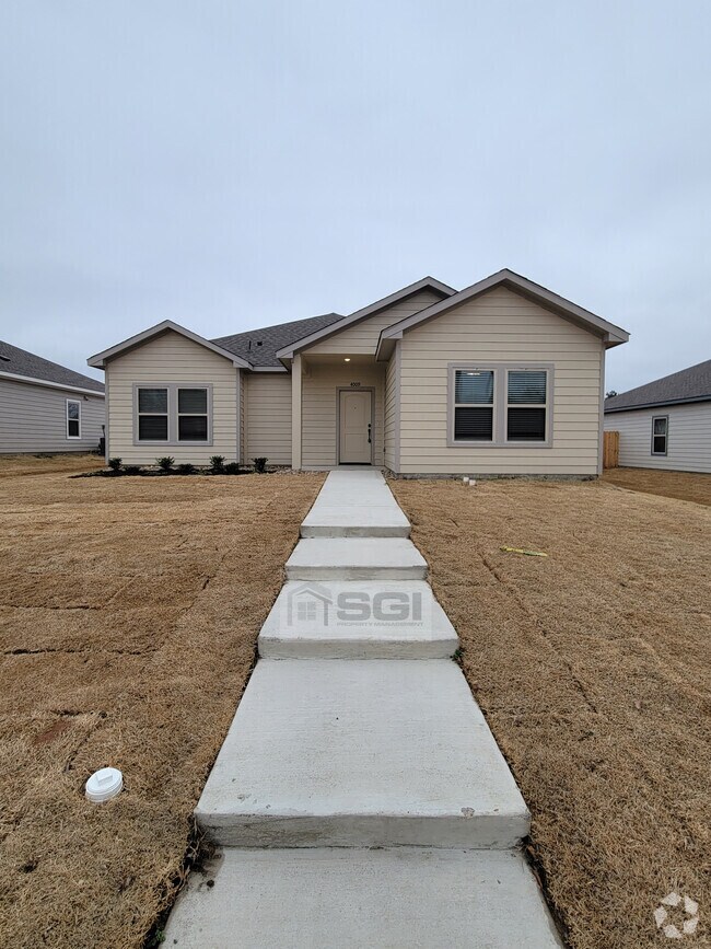 Building Photo - Fantastic 3 bedroom home, ready for move in