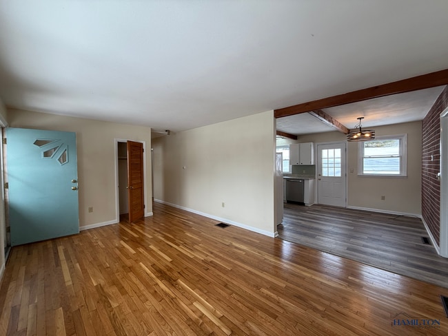 Photo - 4332 E Lake Rd