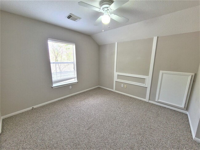 Photo - 20906 Greenfield Trail