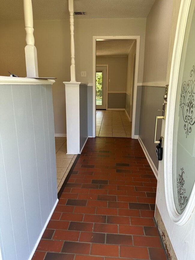 Photo - 422 Hardee Dr