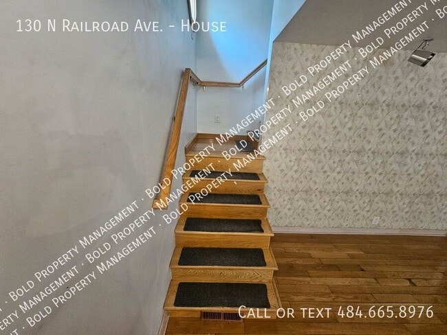 Photo - 130 N Railroad St Unidad House