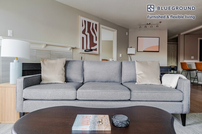 Photo - 2400 Elliott Ave Unidad FL2-ID971